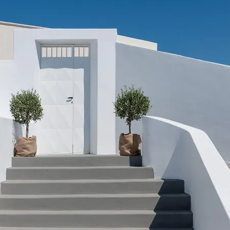 Aria & 4* Fira (Santorini)