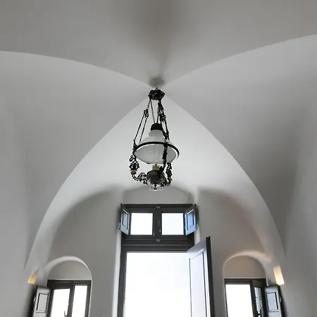 Aria & Отель Тира