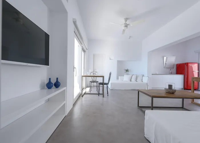 Aria & Hotel Fira (Santorini)