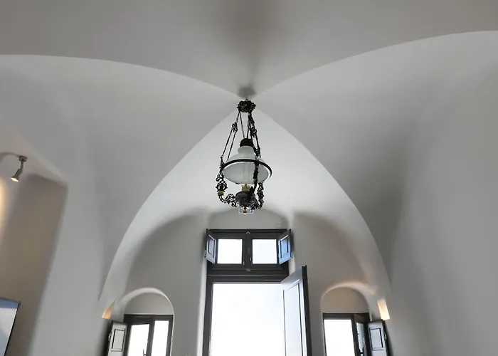 Aria & Hotel Fira (Santorini)