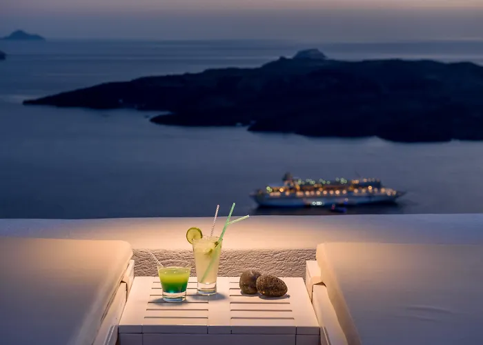 Aria & 4* Fira (Santorini)