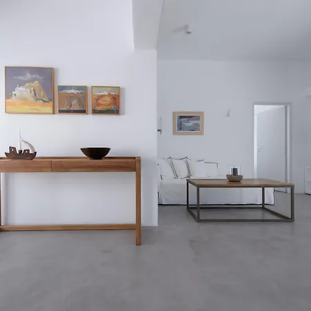 Aria & Szálloda Fíra