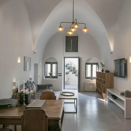 Aria & Hotel Fira (Santorini)