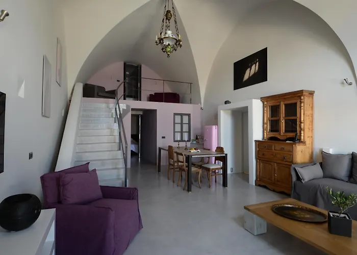 Aria & 4* Fira (Santorini)